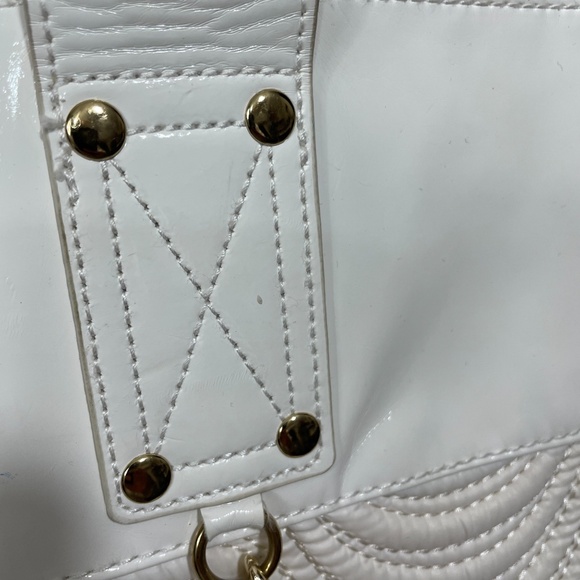 Versace Parfume Snow White Bag 17 x 15 x 4 w/ Keychain Slight Stains Inside - Picture 5 of 11